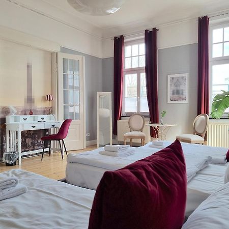 Charysma - Jugendstil Trifft Moderne, Schlafzimmer Mit Smart-Tv, Tischfussball, Darts, Parkplatz Hamelin Buitenkant foto