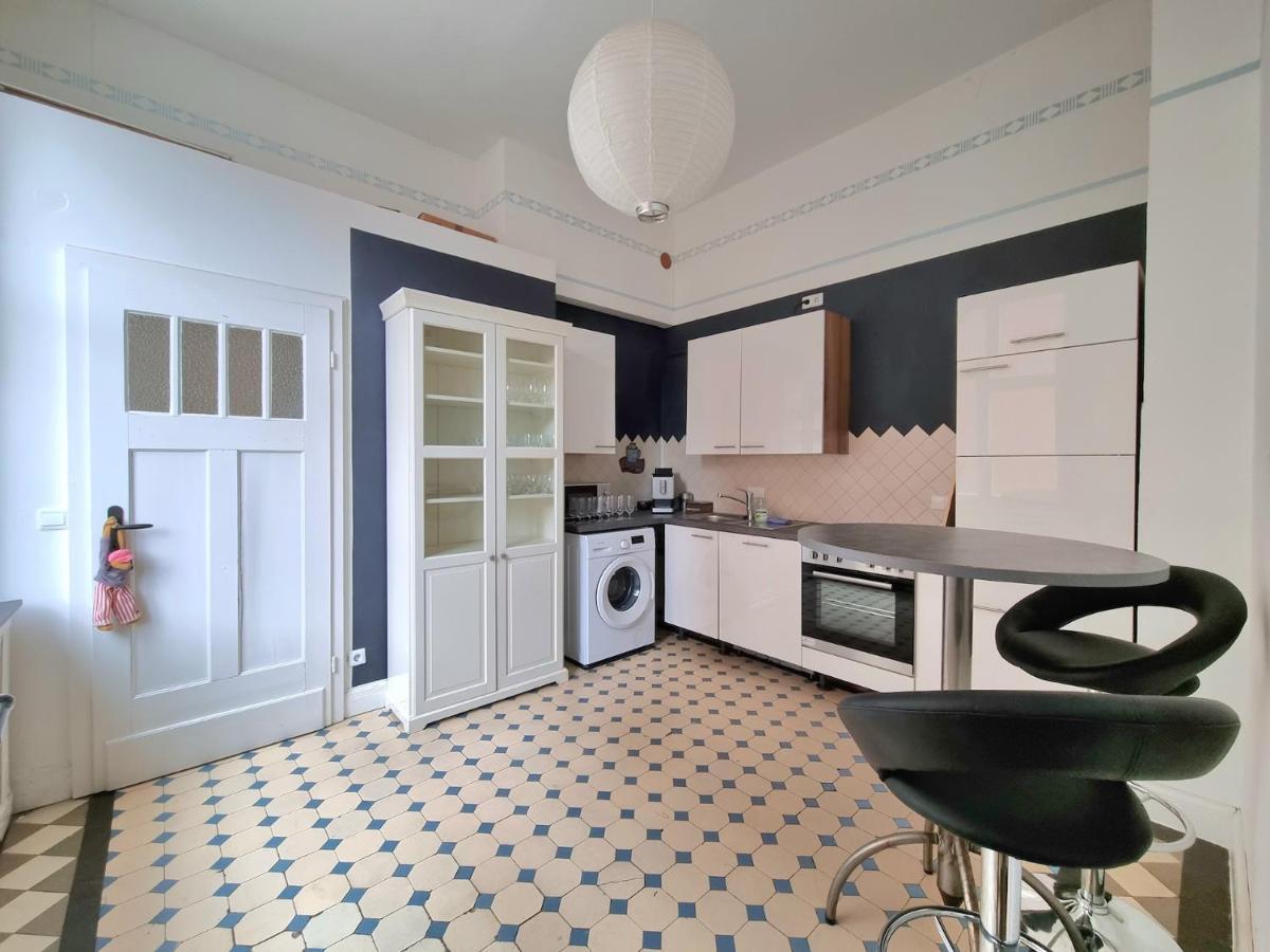 Charysma - Jugendstil Trifft Moderne, Schlafzimmer Mit Smart-Tv, Tischfussball, Darts, Parkplatz Hamelin Buitenkant foto