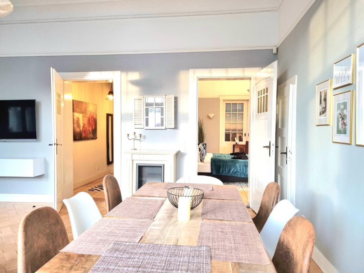 Charysma - Jugendstil Trifft Moderne, Schlafzimmer Mit Smart-Tv, Tischfussball, Darts, Parkplatz Hamelin Buitenkant foto