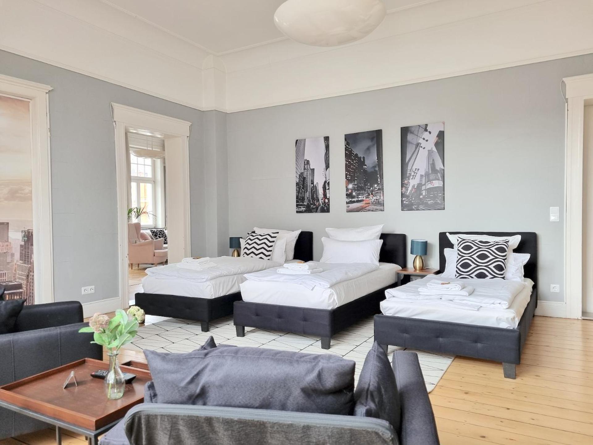 Charysma - Jugendstil Trifft Moderne, Schlafzimmer Mit Smart-Tv, Tischfussball, Darts, Parkplatz Hamelin Buitenkant foto