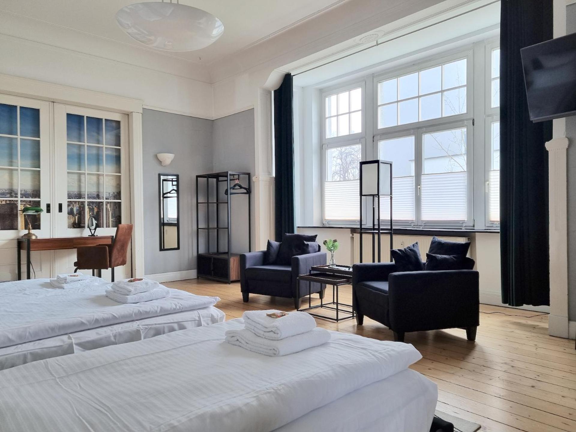 Charysma - Jugendstil Trifft Moderne, Schlafzimmer Mit Smart-Tv, Tischfussball, Darts, Parkplatz Hamelin Buitenkant foto